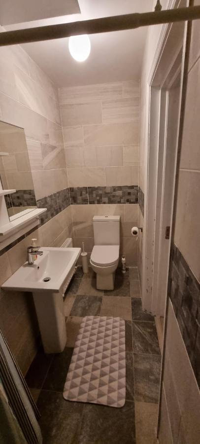Spacious Curragh 2-Bed Apartment With Own Entrance Brownstown Dış mekan fotoğraf