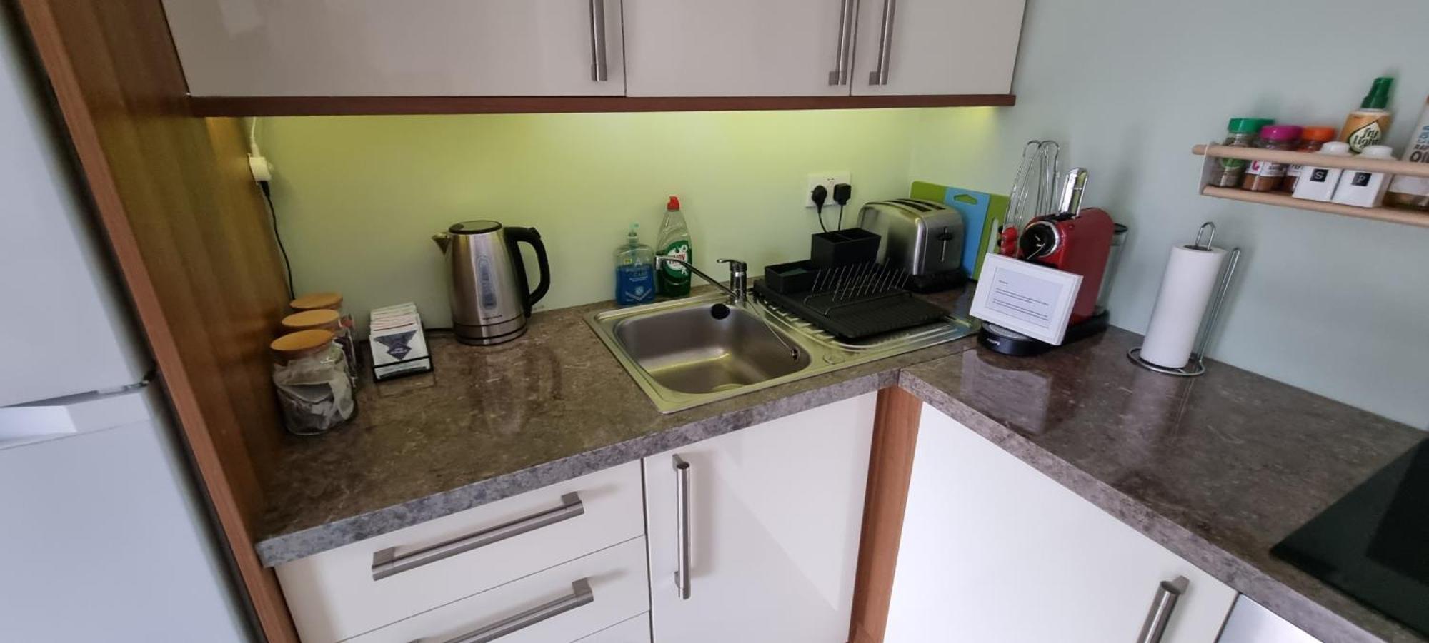 Spacious Curragh 2-Bed Apartment With Own Entrance Brownstown Dış mekan fotoğraf
