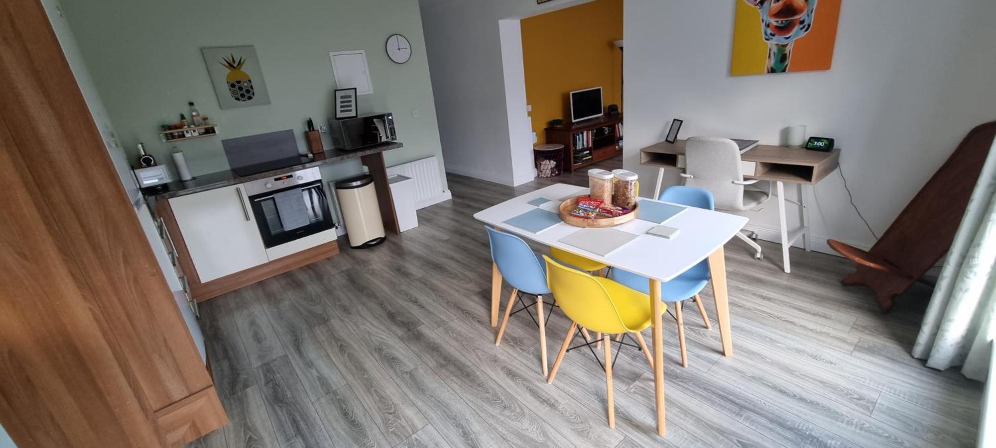 Spacious Curragh 2-Bed Apartment With Own Entrance Brownstown Dış mekan fotoğraf