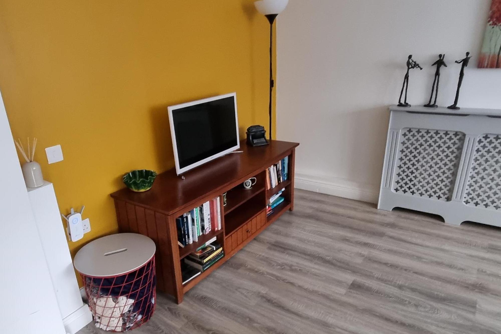 Spacious Curragh 2-Bed Apartment With Own Entrance Brownstown Dış mekan fotoğraf